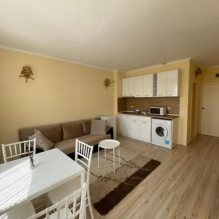 Charming 1 Bedroom In Sunny Appartamento