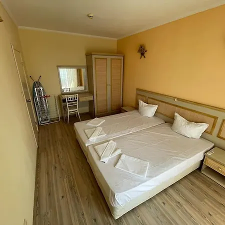 Apartment Charming 1 Bedroom In Sunny