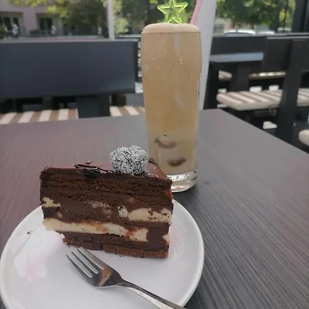 Charming 1 Bedroom In Sunny *