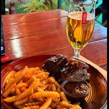 Charming 1 Bedroom In Sunny Apartment *